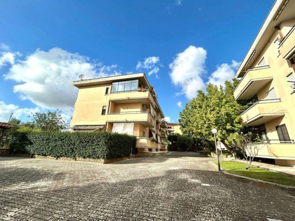 appartamento in vendita ad Aprilia in zona Campoleone