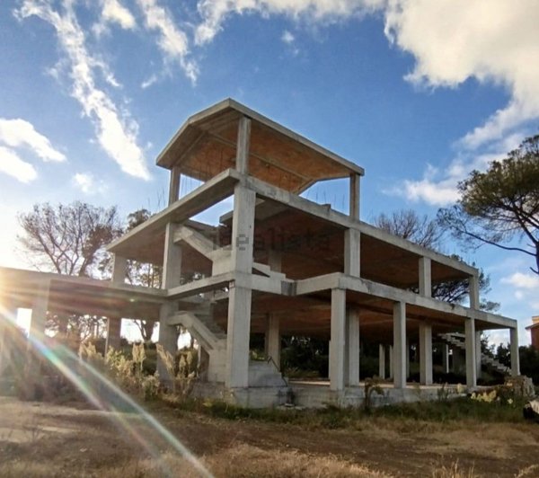 casa indipendente in vendita ad Aprilia in zona Campoleone