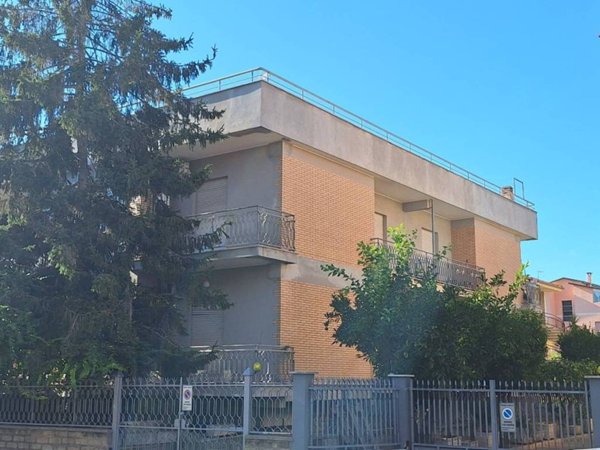 appartamento in vendita ad Aprilia