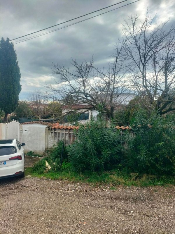 casa indipendente in vendita ad Aprilia in zona Cogna