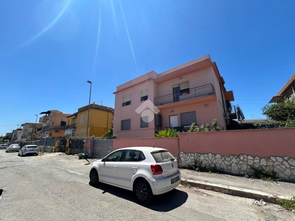 appartamento in vendita ad Aprilia in zona Campoverde