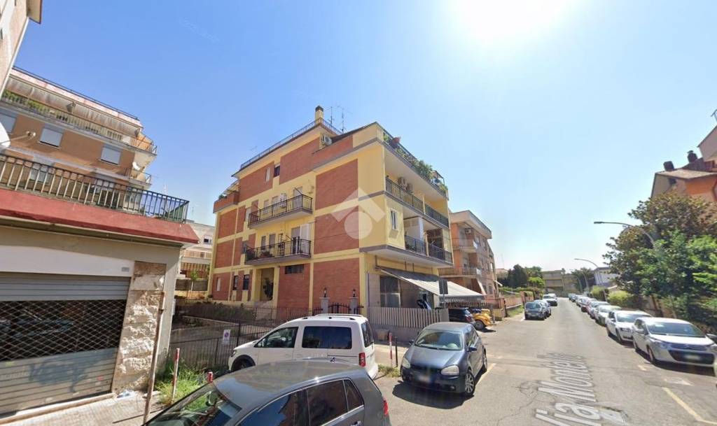 negozio in vendita ad Aprilia