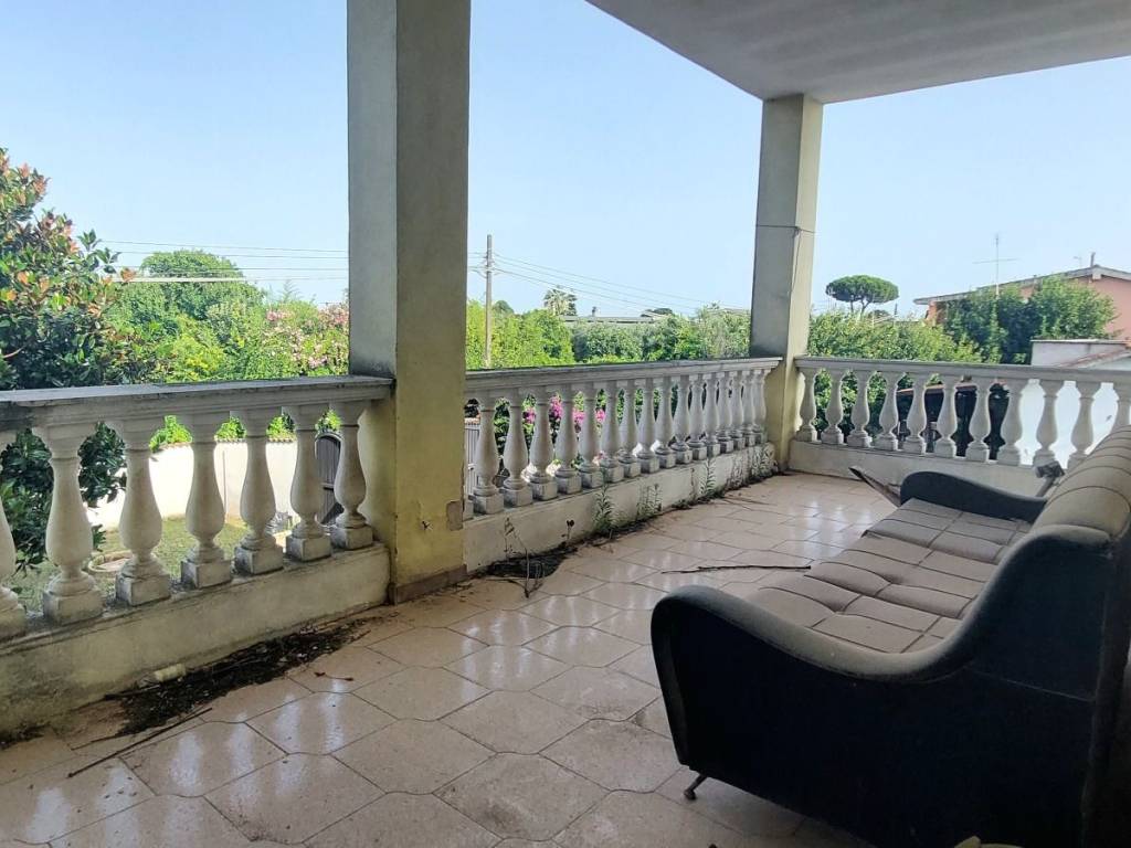 appartamento in vendita ad Aprilia in zona Campo di Carne