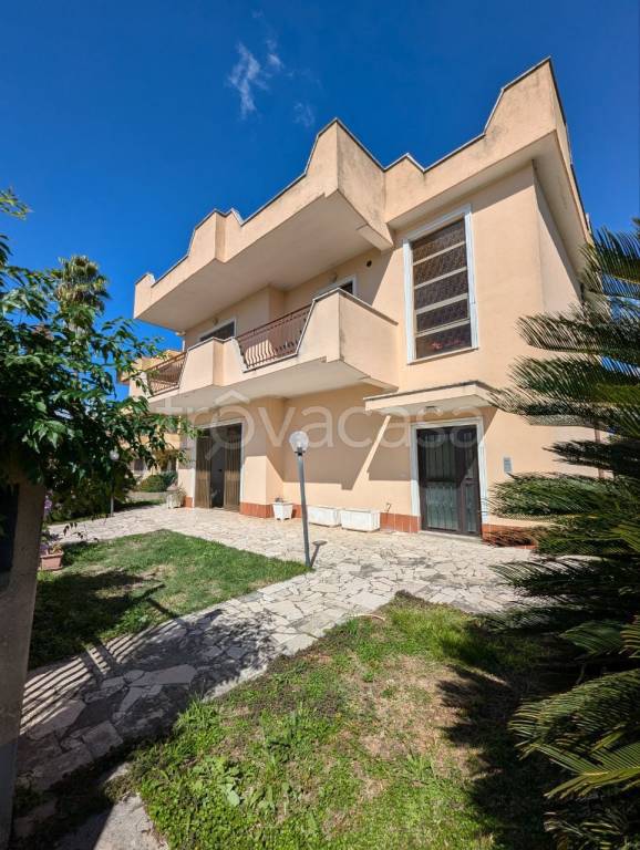 casa indipendente in vendita ad Aprilia