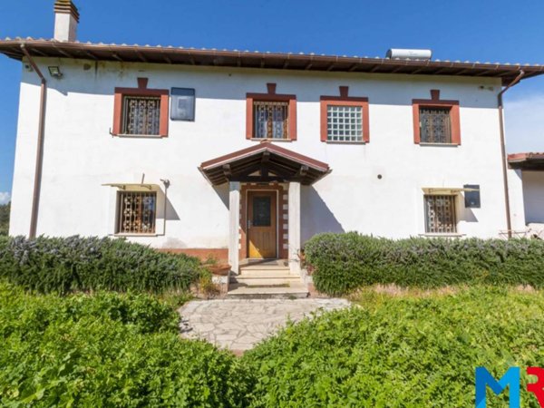 casa indipendente in vendita ad Aprilia in zona Campo di Carne