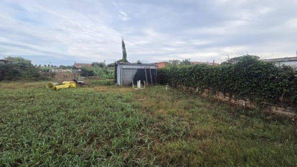 terreno agricolo in vendita ad Aprilia in zona Campo di Carne
