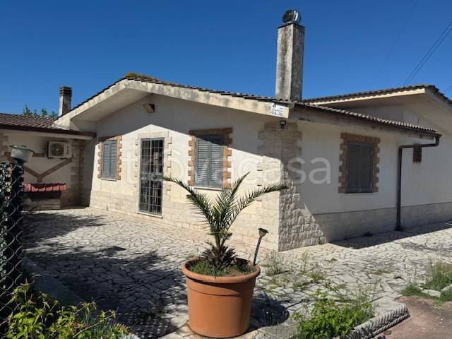 casa indipendente in vendita ad Aprilia in zona Campoverde
