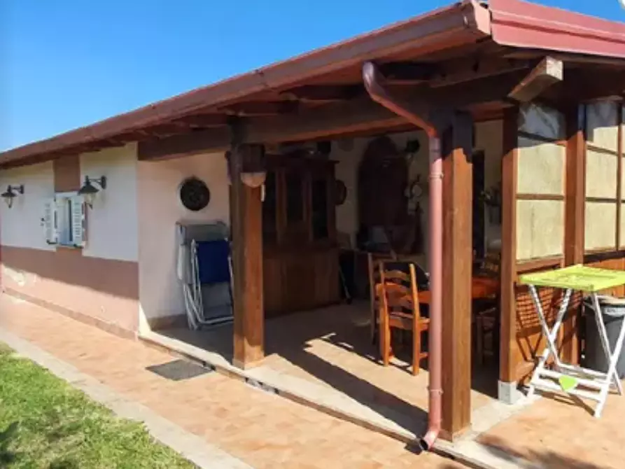 casa indipendente in vendita ad Aprilia in zona Fossignano