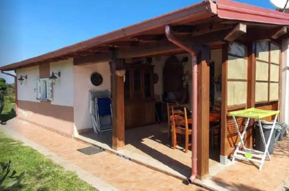 casa indipendente in vendita ad Aprilia in zona Fossignano