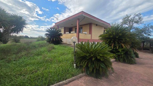 casa indipendente in vendita ad Aprilia in zona Campoverde