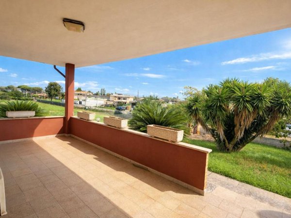 casa indipendente in vendita ad Aprilia in zona Campoverde