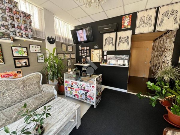 negozio in vendita ad Aprilia