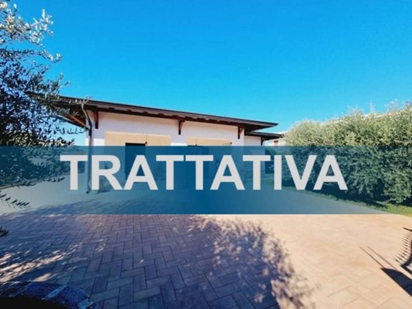 casa indipendente in vendita ad Aprilia in zona Campo di Carne