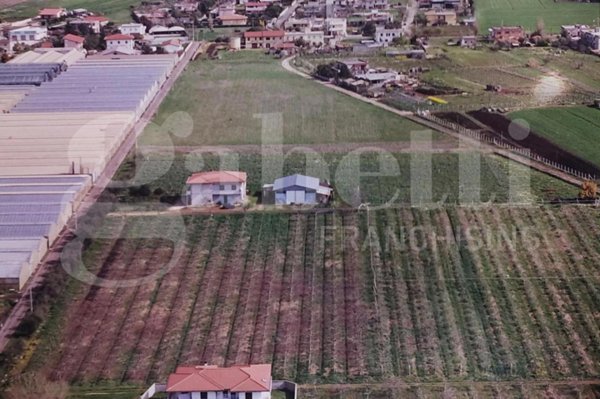 casa indipendente in vendita ad Aprilia in zona Torre del Padiglione