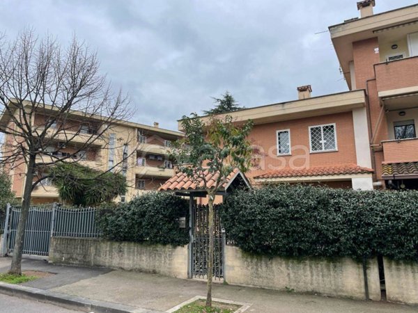 casa indipendente in vendita ad Aprilia