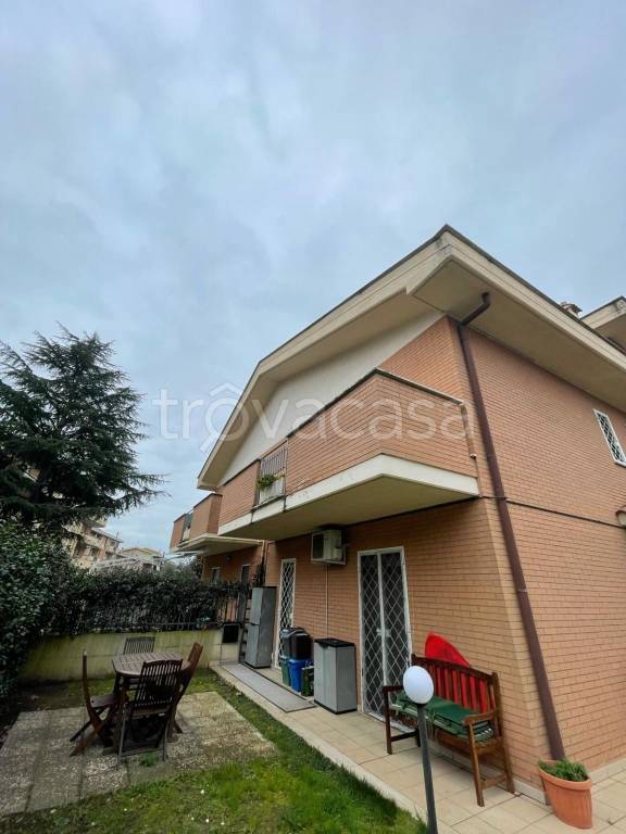 casa indipendente in vendita ad Aprilia