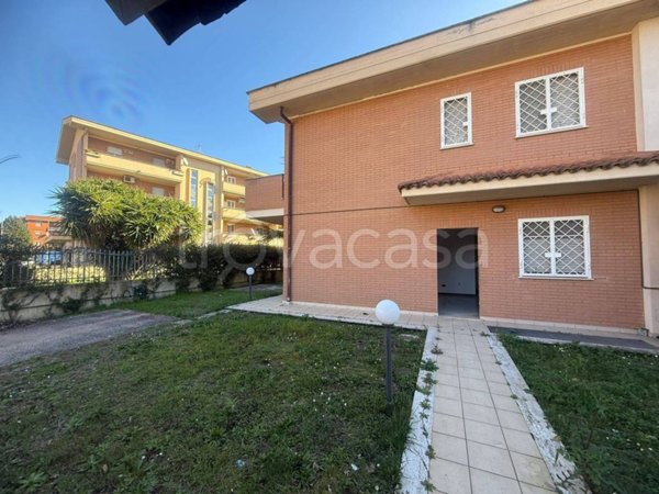 casa indipendente in vendita ad Aprilia