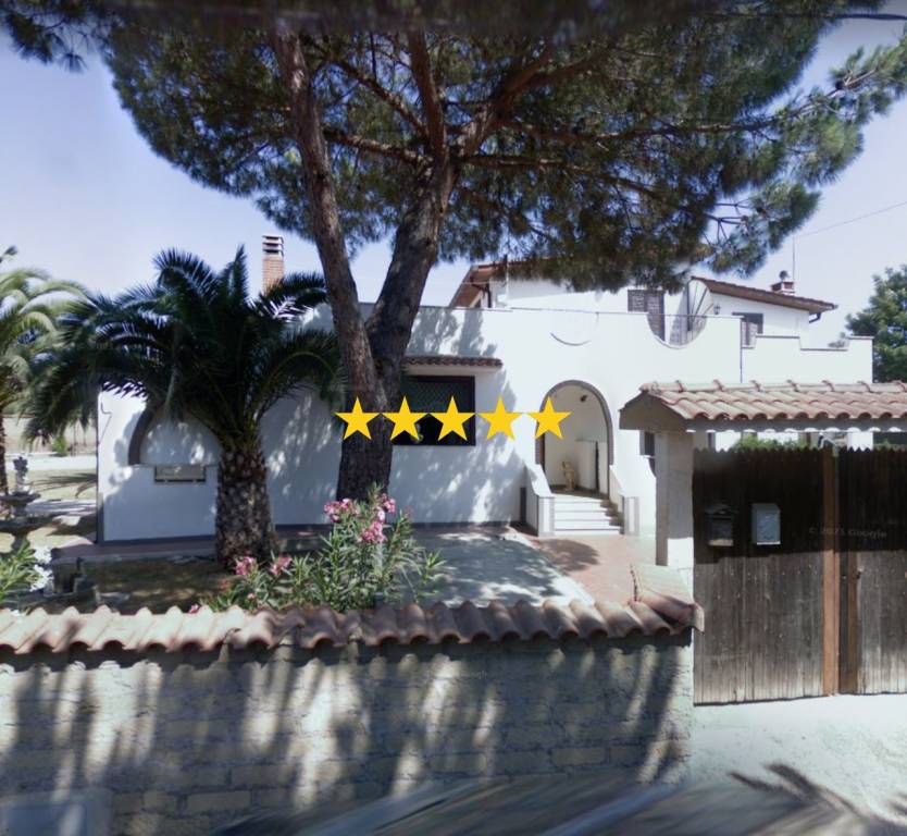 casa indipendente in vendita ad Aprilia in zona Cogna