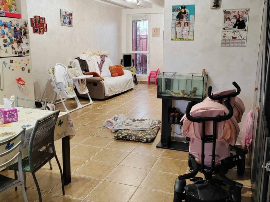 appartamento in vendita ad Aprilia in zona Casalazzara