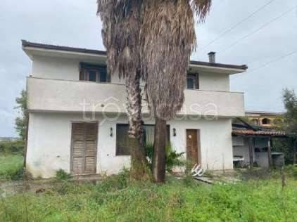 casa indipendente in vendita ad Aprilia in zona Campoverde