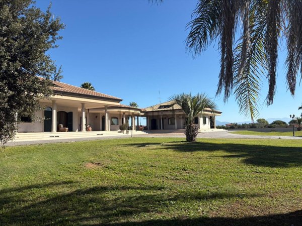 casa indipendente in vendita ad Aprilia