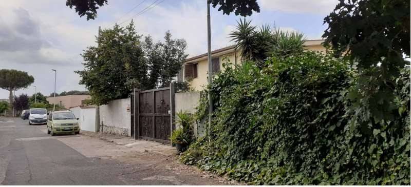 casa indipendente in vendita ad Aprilia in zona Fossignano
