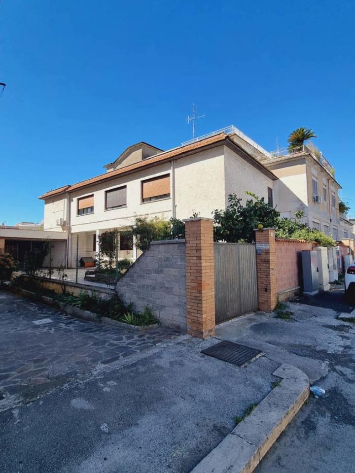 appartamento in vendita ad Aprilia in zona Campoverde