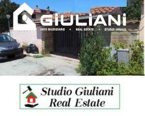 casa indipendente in vendita ad Aprilia in zona Cogna