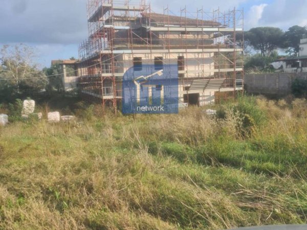 casa indipendente in vendita ad Aprilia in zona Fossignano