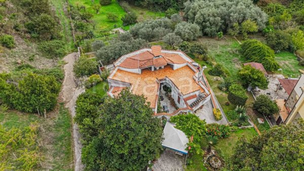 casa indipendente in vendita ad Aprilia in zona Fossignano