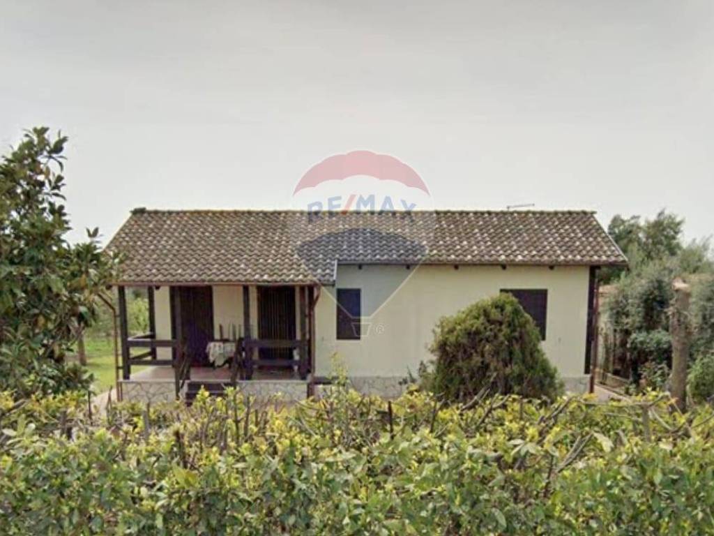 casa indipendente in vendita ad Aprilia in zona Cogna