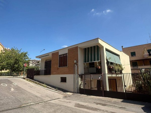 appartamento in vendita ad Aprilia