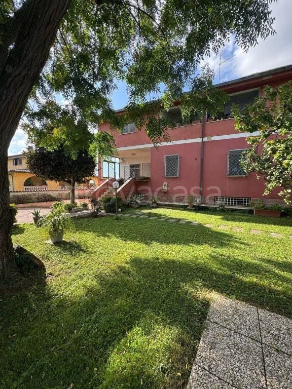 casa indipendente in vendita ad Aprilia