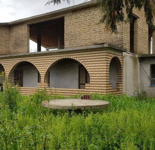 casa indipendente in vendita ad Aprilia in zona Campoverde