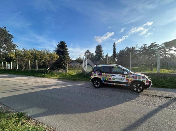 appartamento in vendita ad Aprilia in zona Campo di Carne