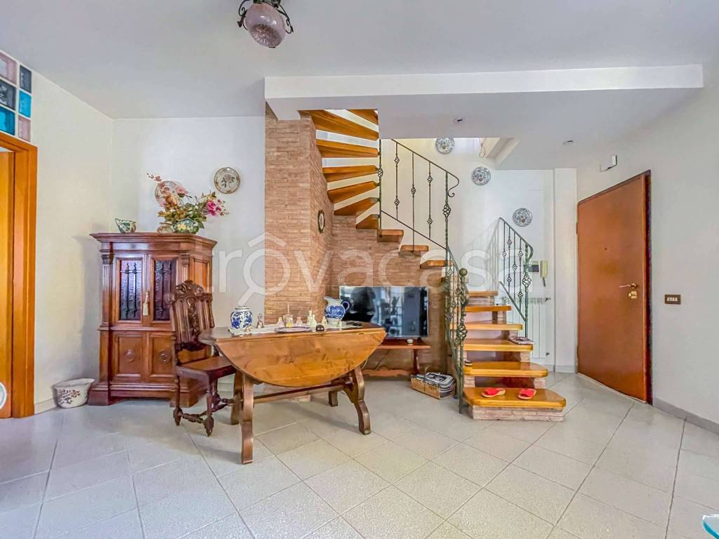 appartamento in vendita ad Aprilia