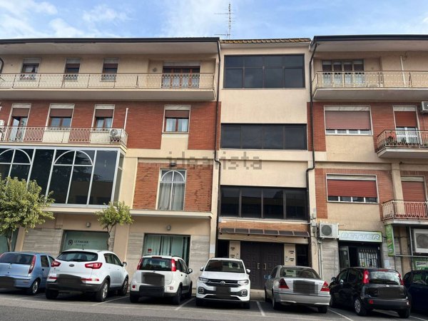 locale commerciale in vendita ad Aprilia