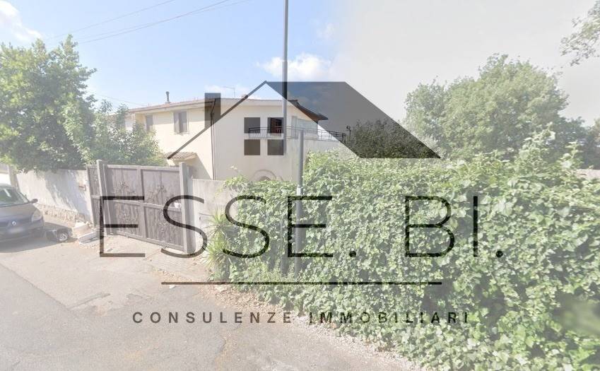 casa indipendente in vendita ad Aprilia in zona Fossignano