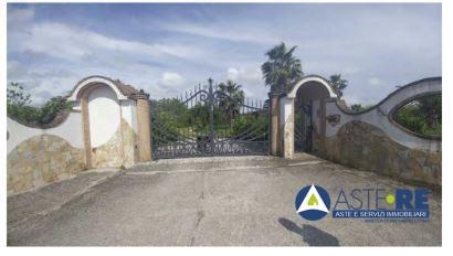 casa indipendente in vendita ad Aprilia in zona Genio Civile