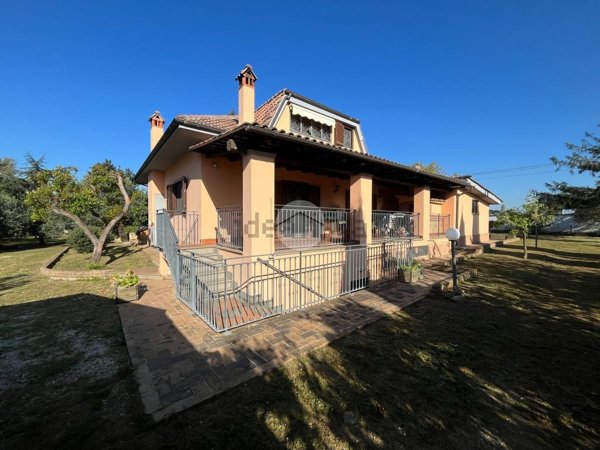 casa indipendente in vendita ad Aprilia