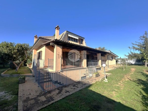 casa indipendente in vendita ad Aprilia