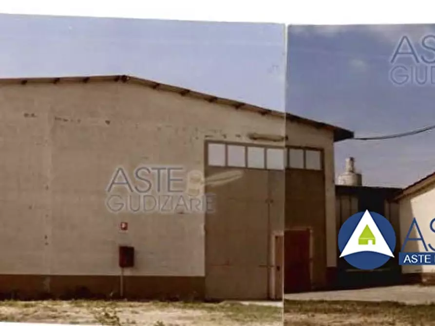 capannone in vendita ad Aprilia