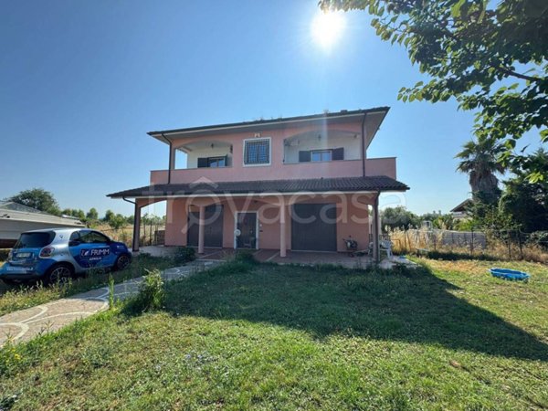 casa indipendente in vendita ad Aprilia in zona Riserva Nuova