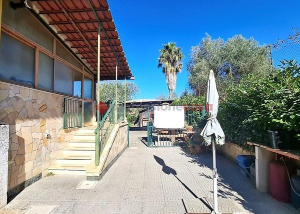 appartamento in vendita ad Aprilia in zona Casalazzara