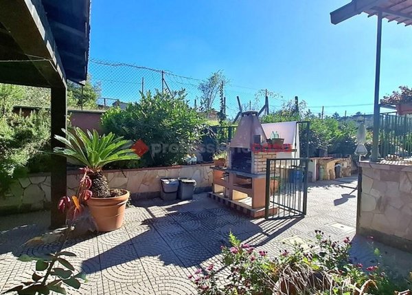 appartamento in vendita ad Aprilia in zona Casalazzara