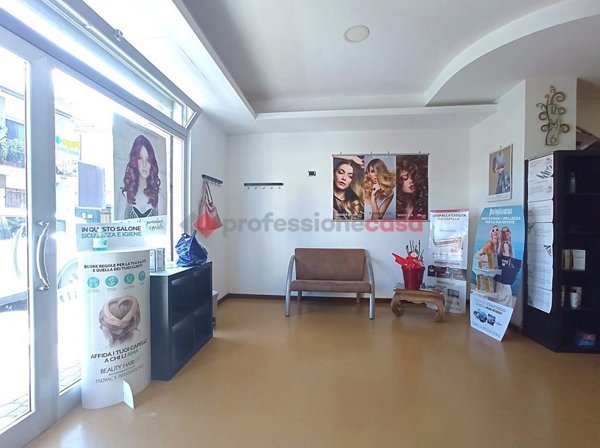 negozio in vendita ad Aprilia