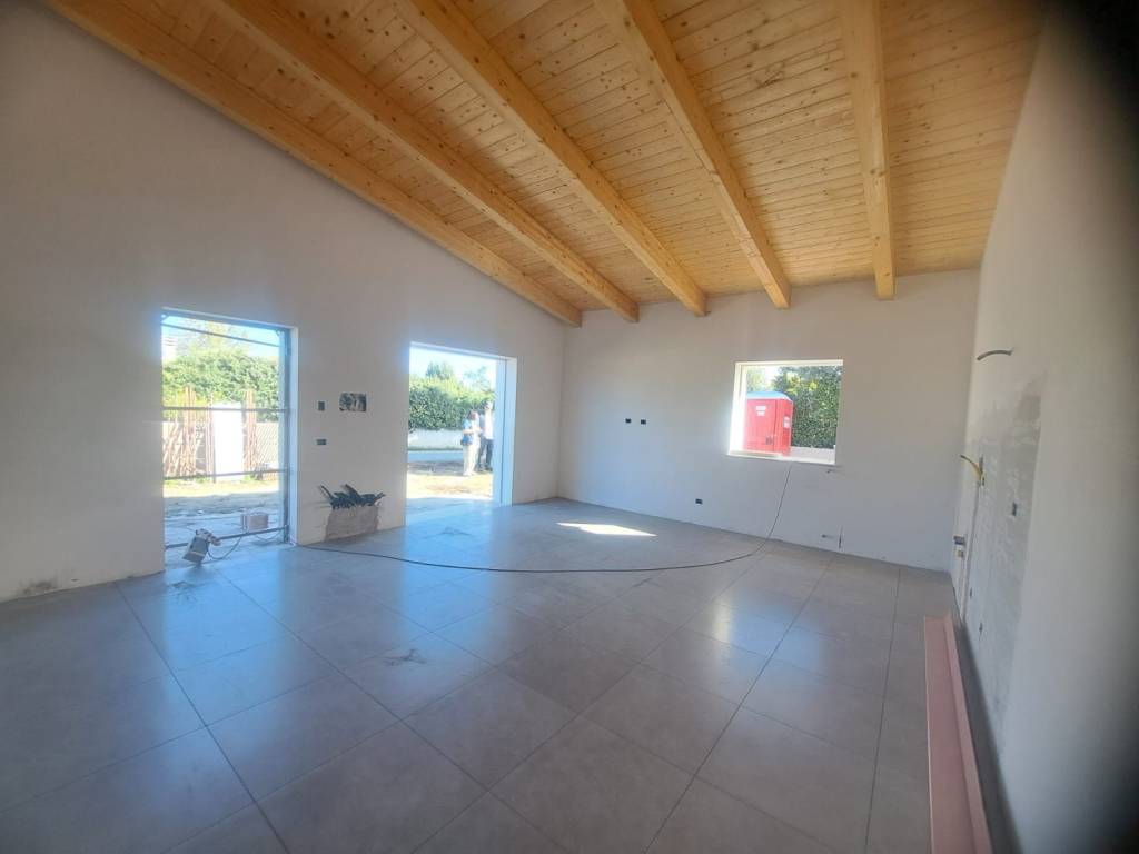 casa indipendente in vendita ad Aprilia in zona Fossignano