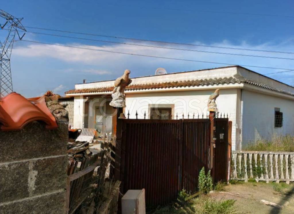 casa indipendente in vendita ad Aprilia in zona Campoverde
