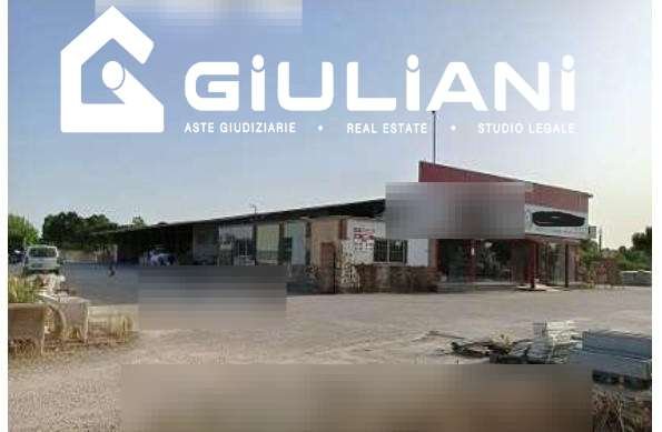 negozio in vendita ad Aprilia in zona Genio Civile
