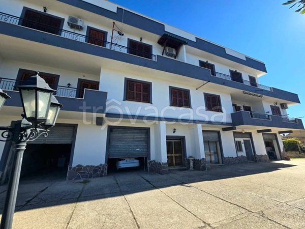 appartamento in vendita ad Aprilia in zona Casalazzara